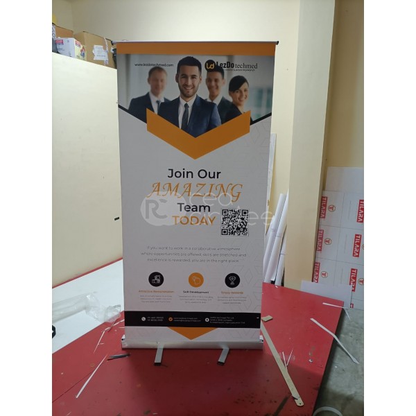 Pullup Standee