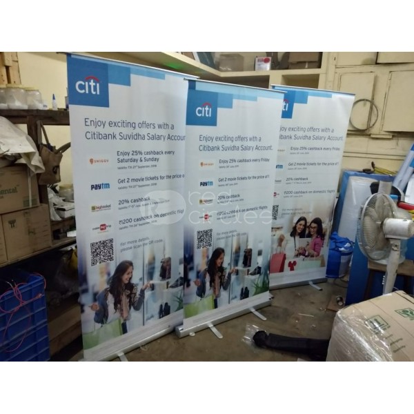Pullup Standee
