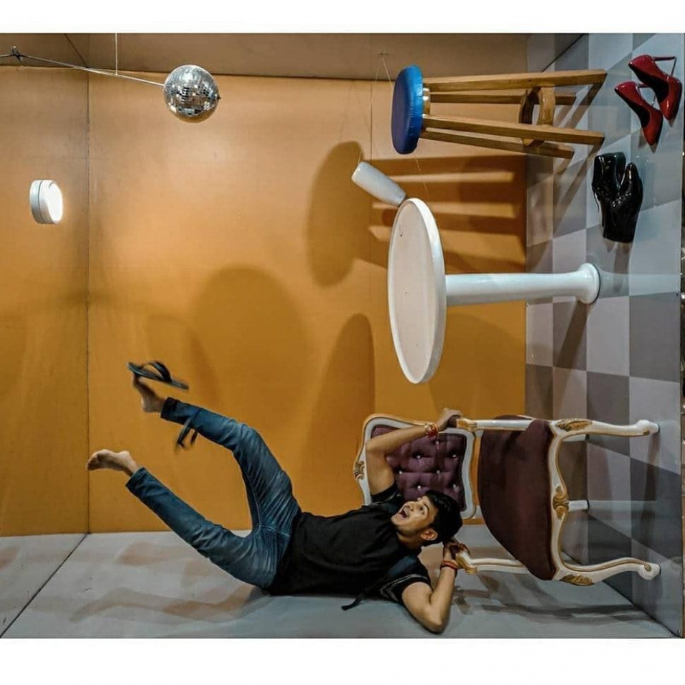 ANTI GRAVITY PHOTO BOOTH