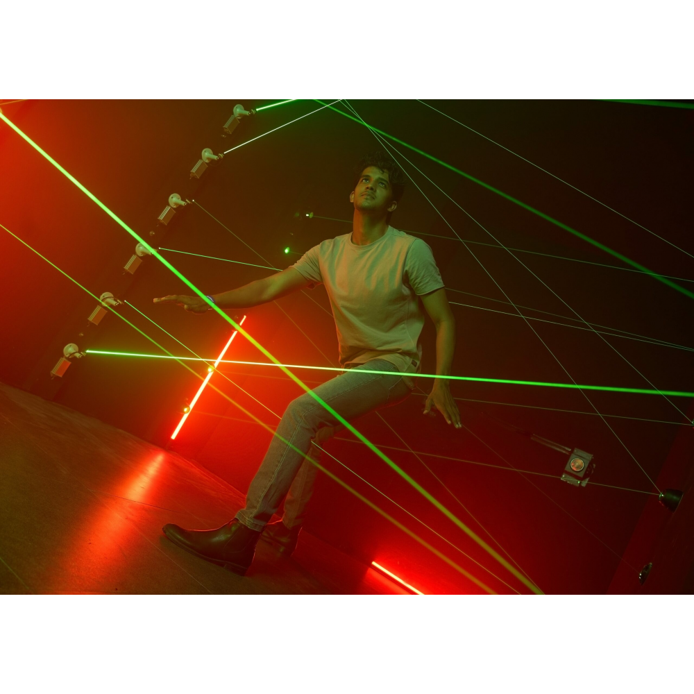 LASER MAZE ESCAPE 