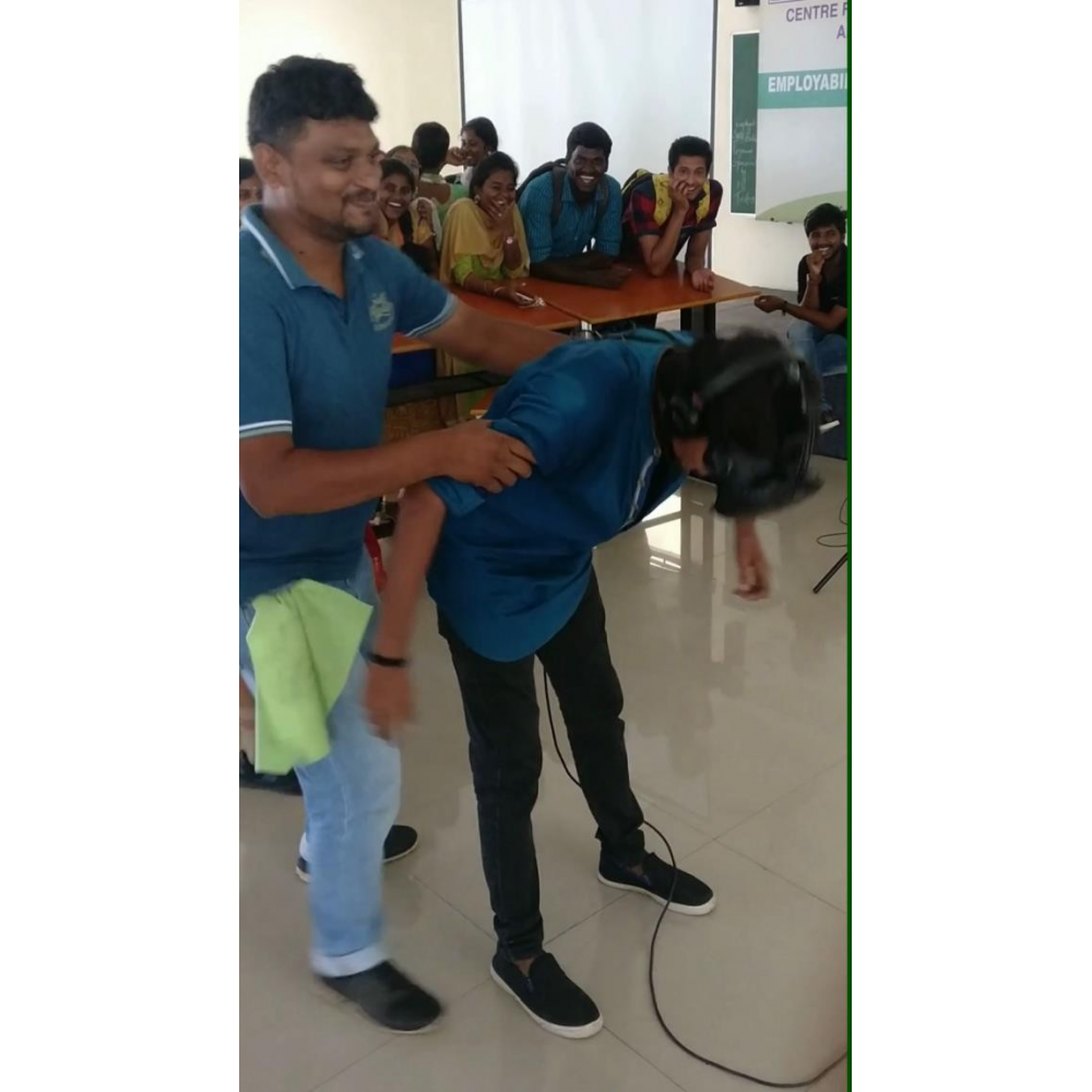 VR WALKING SIMULATION